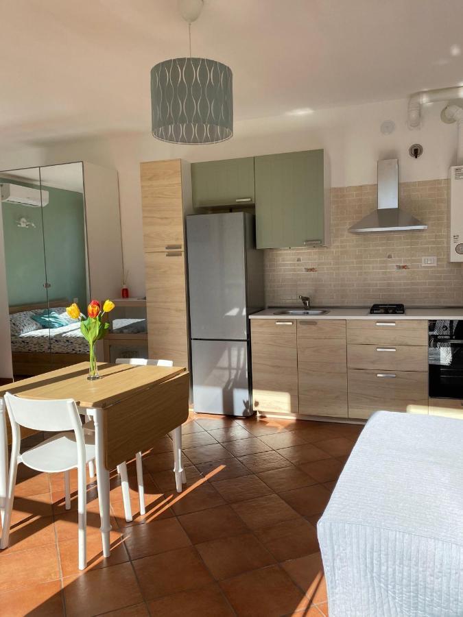 Ferienwohnung Il Tulipano Trezzano Rosa Exterior foto